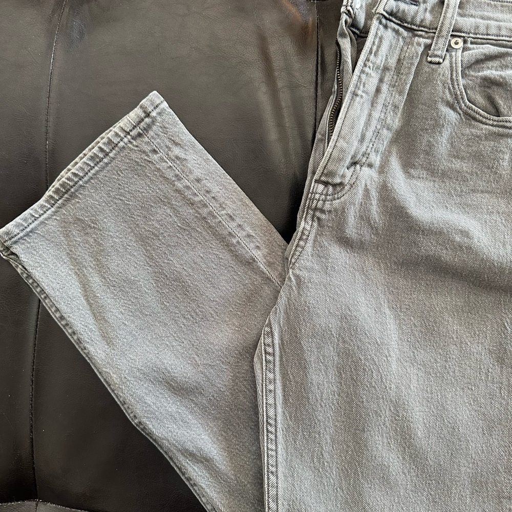 Abercrombie & Fitch Women's Curve Love Gray Ankle Straight Leg Jeans - Picture 3 of 3
